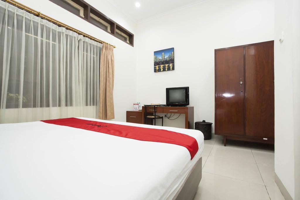 Reddoorz Near Balai Kota Surabaya Hotel Eksteriør billede